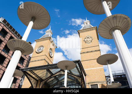 Ingresso per la stazione di Liverpool Street, Speranza Square, City of London, Londra, Inghilterra, Regno Unito Foto Stock