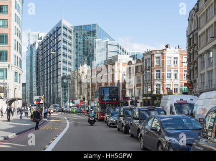 Gli inceppamenti di traffico in Bishopsgate, città di Londra Greater London, England, Regno Unito Foto Stock