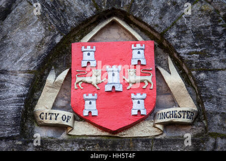 Città di Winchester cresta delle armi, Winchester Guildhall, Winchester, Hampshire, Regno Unito Foto Stock