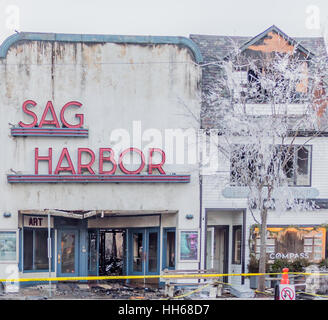 Sag Harbor movie theater dopo il fuoco era stato messo fuori. Foto Stock