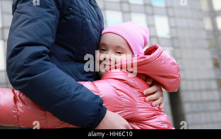 Felici i momenti in famiglia - la madre e il bambino Foto Stock