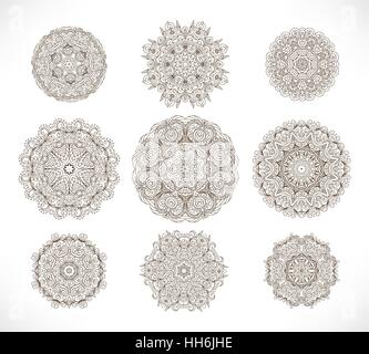 Set di nove ornati in cerchio (mandala) - indiana tradizionale henna tattoo design. Vettore Mehendi in stile etnico Illustrazione Vettoriale