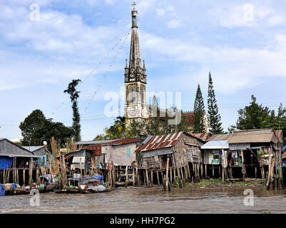 Vinh Long Città Delta del Mekong Vietnam ( Repubblica socialista del Vietnam ) è un gateway per la vita sull'isola, Cai Be mercato galleggiante. Foto Stock