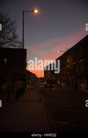 Londra, Regno Unito. 18 gennaio, 2017. Regno Unito Meteo. Bellissima alba e la mattina presto a Stoke Newington, Londra. Credito: carol moiré/Alamy Live News. Foto Stock