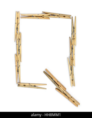 Lettera Q di legno clothespins isolato su bianco Foto Stock