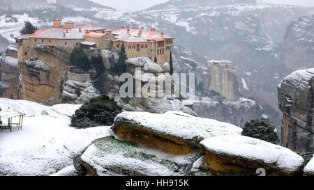 Il Santo monasteri di Varlaam e Rousanou, Meteora, Kalabaka, Grecia Foto Stock