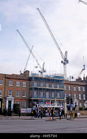 Percy House su Tottenham High Road che è in corso di ristrutturazione Tottenham Hotspur Calcio Club come parte del nuovo stadio dello sviluppo Foto Stock