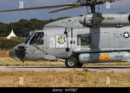 Sikorsky sh-60f oceanhawk da HS-7 a 100 anni-aeronavale su airshow hyeres airbase. Foto Stock