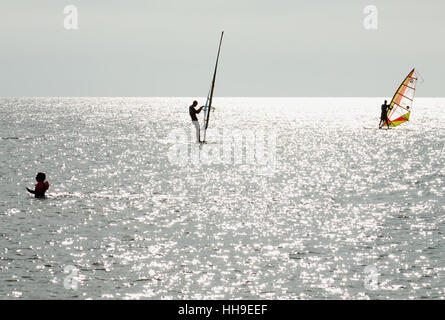 Vela, formazione, surf, acqua salata, mare oceano, acqua, natura, esseri umani, umana Foto Stock