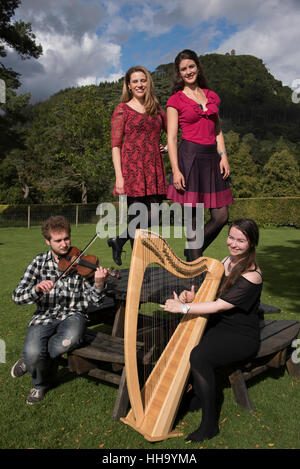 Huradal - quattro pezzi gruppo Trad dotate di canzone gaelica, Music & Step Dance. Foto Stock