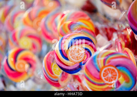 Lecca Lecca in negozio alla fiera di Natale Foto Stock