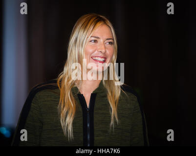 SAN JUAN, PORTO RICO - 15 dicembre : Maria Sharapova parla ai media prima del 2016 Monica Puig Invitational tennis exhibition Foto Stock