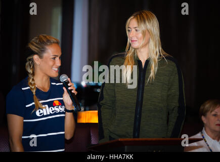 SAN JUAN, PORTO RICO - 15 dicembre : Monica Puig, Maria Sharapova parla ai media prima del 2016 Monica Puig Invitational tennis exhibition Foto Stock