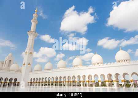 Sheikh Zayed Grande Moschea di Abu Dhabi, negli Emirati Arabi Uniti. Foto Stock