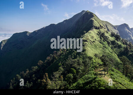 Khao Chang Puak montagna, Kanchanaburi Thailandia Foto Stock