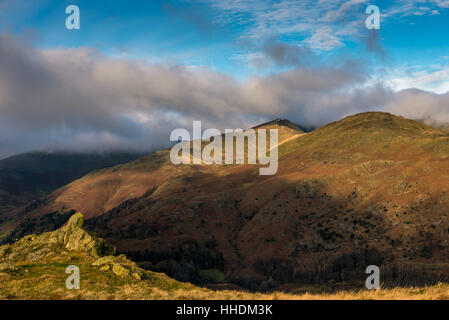 Grande Rigg ed Heron Pike visto da Loughrigg cadde il Lake District Foto Stock