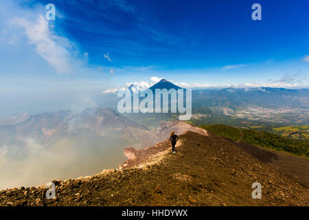 Cresta del picco del vulcano Pacaya nella Città di Guatemala, Guatemala Foto Stock