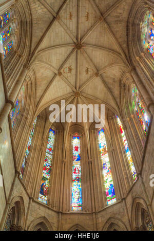 Navata centrale, il Domenicano Abbazia di Santa Maria da Vitoria, UNESCO, Batalha, Distretto di Leiria, Portogallo Foto Stock