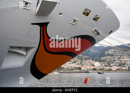 La nave di crociera AIDAblu nel porto di Funchal, Madeira, Portogallo Foto Stock