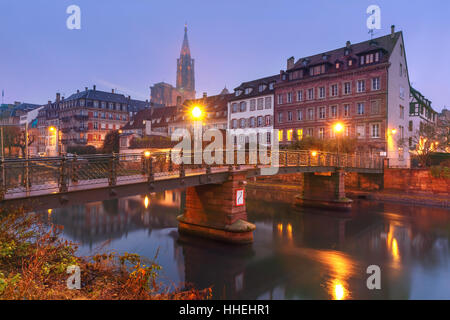 Mattina terrapieno a Strasburgo, in Alsace Foto Stock