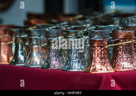 Fatto a mano il caffè turco Pots Foto Stock