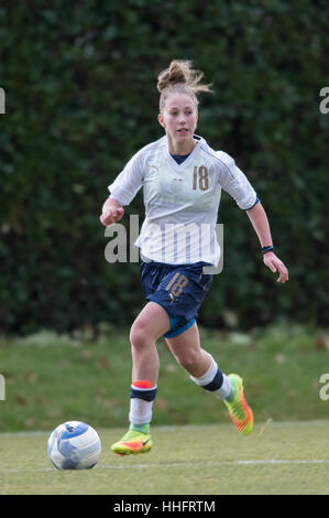 Firenze, Italia. Xiii gen, 2017. Asia Bragonzi (ITA) Calcio/Calcetto : donna Internaitonal amichevole tra U-17 Italia 2-0 U-17 Norvegia a Coverciano in Firenze, Italia . Credito: Maurizio Borsari/AFLO/Alamy Live News Foto Stock