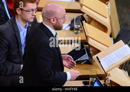 Edimburgo, Scozia, Regno Unito. Il 19 gennaio, 2017. Scottish Partito Verde Co-organizzatore Patrick Harvie al Primo Ministro di domande al parlamento scozzese, © Ken Jack / Alamy Live News Foto Stock