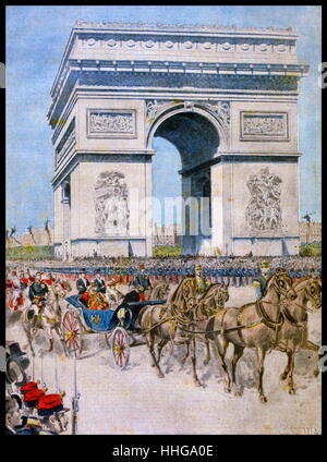 Franco-Russian Alliance. Tsar Nicholas II, accompagnata da imperatrice Alexandra e Presidente Faure, lride dall'Arc de Triomphe "Le Petit Journal', Parigi, 1896. Foto Stock