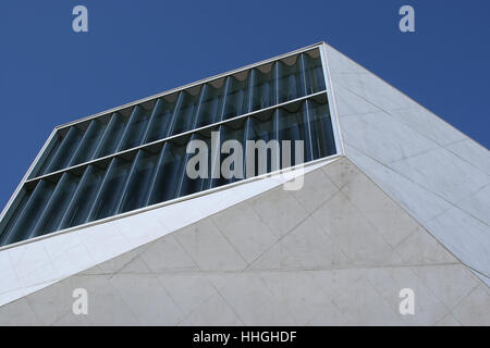 Finestra di la principale sala da concerto in Casa da Musica, Porto, Portogallo Foto Stock