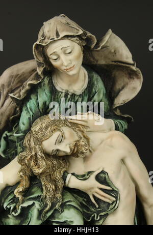 Giuseppe Armani figurine di porcellana 802C La Pietà Foto Stock