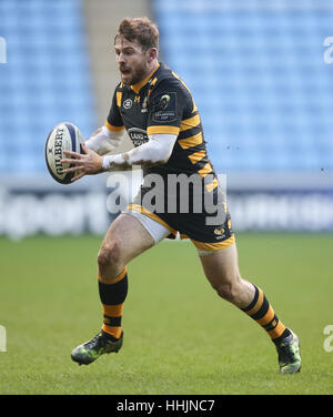 Vespe' Elliot Daly durante la European Champions Cup, piscina due corrispondono al Ricoh Arena Coventry. Stampa foto di associazione. Picture Data: Sabato 14 Gennaio, 2017. Vedere PA storia RUGBYU vespe. Foto di credito dovrebbe leggere: Scott Heavey/filo PA. Restrizioni: solo uso editoriale. Uso non commerciale. Foto Stock