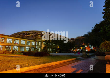 Taipei, 25 dic.: Twilight vista di Songshan culturali e creative Park sul dicembre 25, 2016 a Taipei Foto Stock