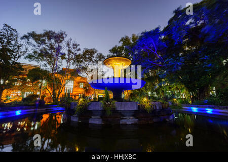 Taipei, 25 dic.: vista notturna dell'Europa giardino di stile in Songshan culturali e creative Park sul dicembre 25, 2016 a Taipei, Taiwan Foto Stock