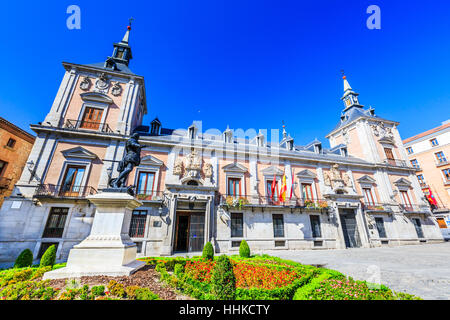 Madrid, Spagna. Plaza de la Villa nella città vecchia. Foto Stock