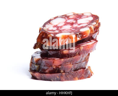 Fette di grasso salame a secco isolato su sfondo bianco Foto Stock