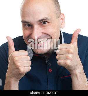 Close up ritratto di funny bald guy gesti il suo pollice in alto Foto Stock