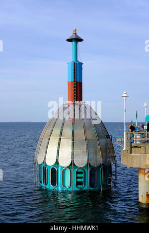 Pier con campana subacquea, Zinnowitz, Usedom, Mar Baltico, Meclemburgo-Pomerania, Germania Foto Stock