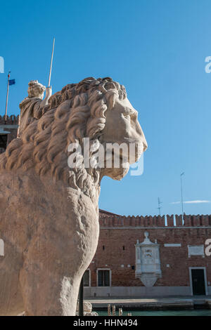 Uno dei leoni di Arsenale di Venezia Foto Stock