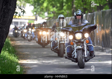 WROCLAW, Polonia - 17 Maggio: FH-DCE Super Rally 2013 evento. Bikers, biciclette e rally partecipanti. Guidare moto colonna. Foto Stock