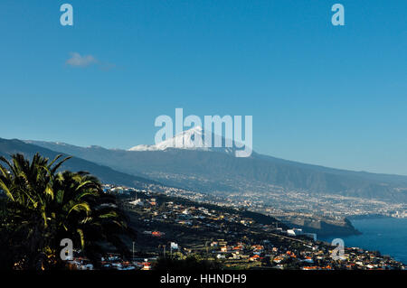 Il Teide coperto di neve, Tenerife Foto Stock