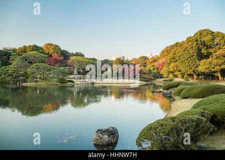 Giardino Rikugien in autunno, Tokyo, Giappone Foto Stock