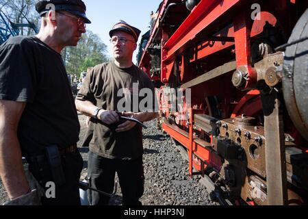 Wolsztyn, Polonia - 28 Aprile 2012 Sfilata di locomotive ferroviarie in Wolsztyn in Polonia occidentale. Foto Stock