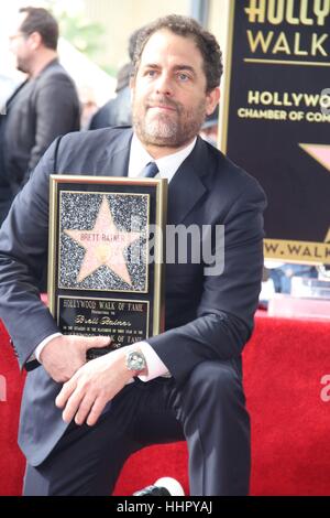 Hollywood, Stati Uniti d'America. Xix gen, 2017. Regista Brett Ratner è onorato con una prestigiosa stella sulla Hollywood Walk of Fame. Altri vip presenti alla cerimonia inclusi Eddie Murphy, Dwayne Johnson, Edward Norton e Chris Tucker. Credito: Clinton Wallace/Globe foto/ZUMA filo/Alamy Live News Foto Stock