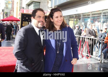 Hollywood, Stati Uniti d'America. Xix gen, 2017. Regista Brett Ratner è onorato con una prestigiosa stella sulla Hollywood Walk of Fame. Altri vip presenti alla cerimonia inclusi Eddie Murphy, Dwayne Johnson, Edward Norton e Chris Tucker. Credito: Clinton Wallace/Globe foto/ZUMA filo/Alamy Live News Foto Stock