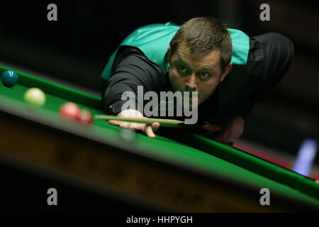 Londra, Regno Unito. Xix gen, 2017. Mark Allen dell Irlanda del Nord compete durante il quarterfinal match con Marco fu da Hong Kong a Snooker Masters 2017 all'Alexandra Palace di Londra. Fu vinto 6-2. Credito: Tim Irlanda/Xinhua/Alamy Live News Foto Stock