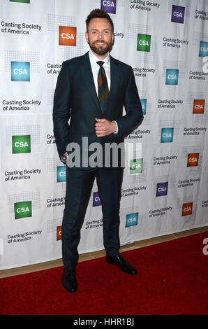 Beverly Hills, Stati Uniti d'America. Xix gen, 2017. Joel McHale al 2017 Artios Awards presso il Beverly Hilton Hotel di Beverly Hills, la California. Credito: David Edwards/MediaPunch Foto Stock