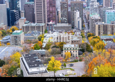 MONTREAL, CANADA - Vista di Montreal dal Monte Regale con la caduta delle foglie Foto Stock