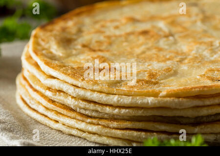 In casa la farina Indian Paratha pane pronto a mangiare Foto Stock