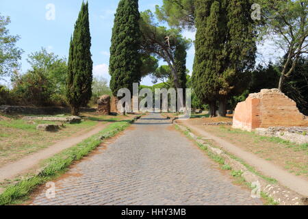 Lastricato della Via Appia Antica di Roma, Italia Foto Stock