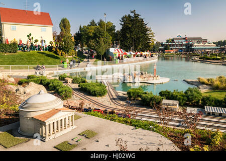 Bergamo, Italia - 30 Ottobre 2016: Leolandia è un parco di divertimenti famoso per la riproduzione in miniatura di Italia con 160 riproduzioni in scala di famou Foto Stock